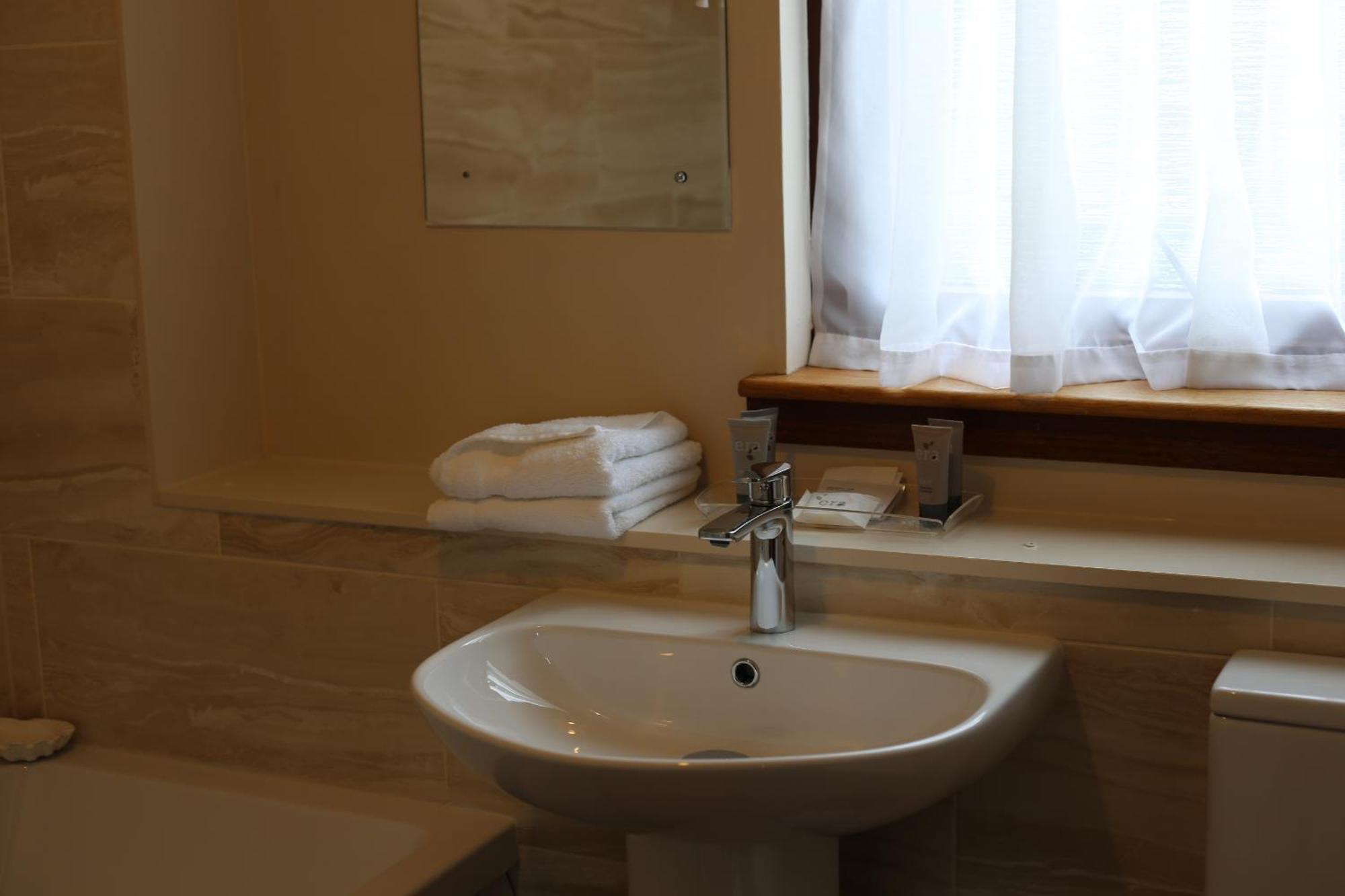 Pitlochry Dundarach Hotel 객실 사진